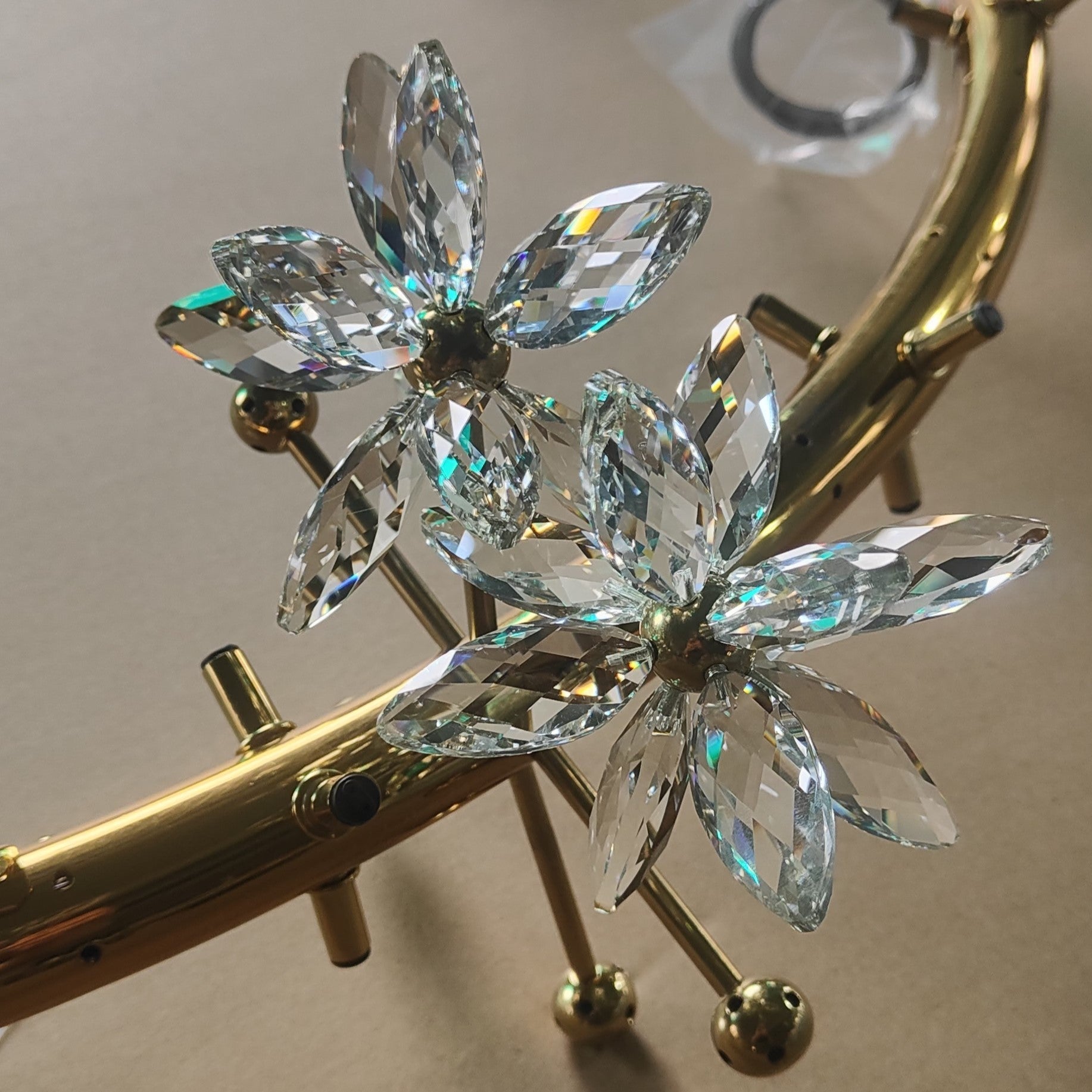 Modern Art Design Round Crystal Flower Chandelier for Bedroom/Living Room-MEET LIGHTING