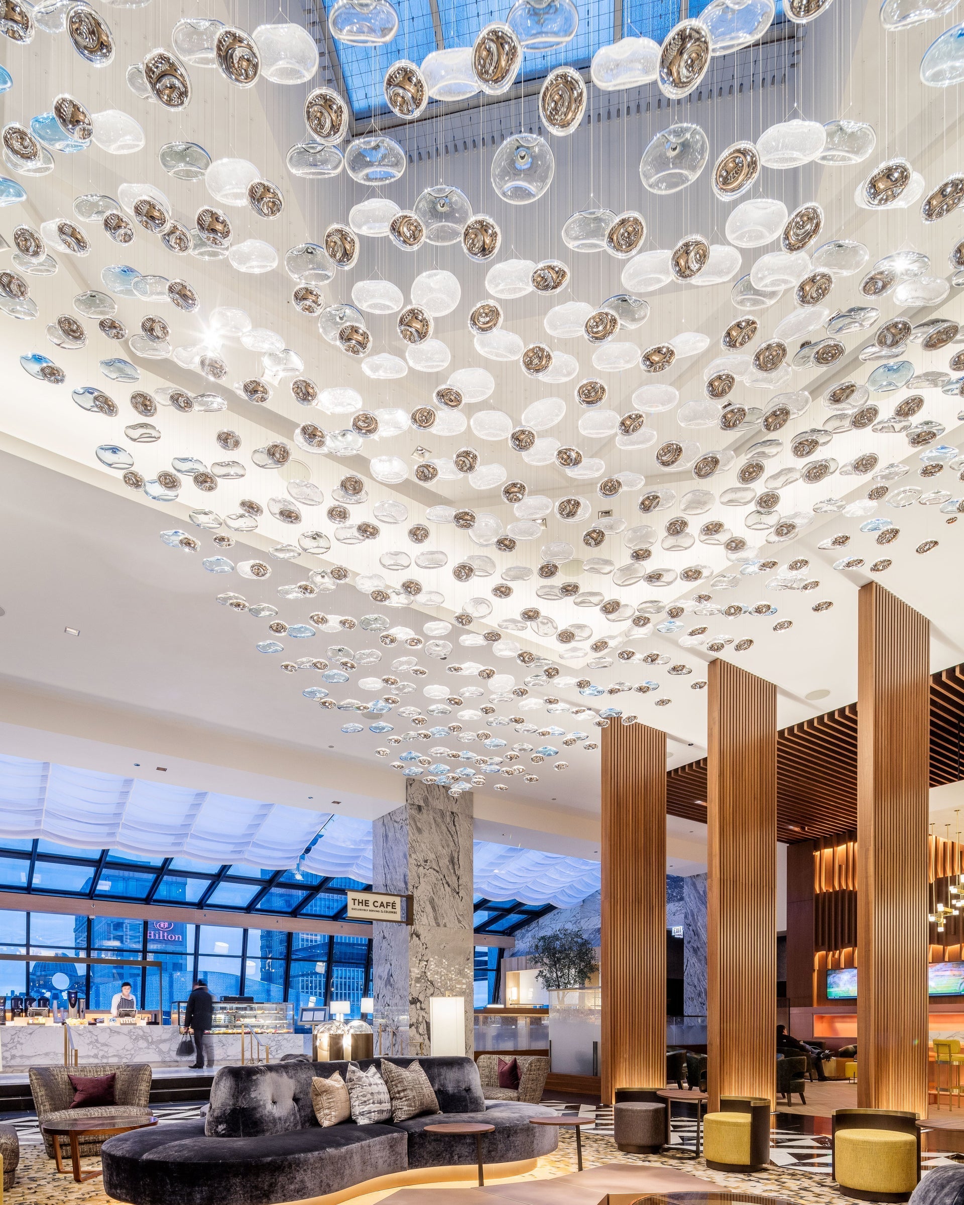 Flying Surge Chandelier-MEET LIGHTING
