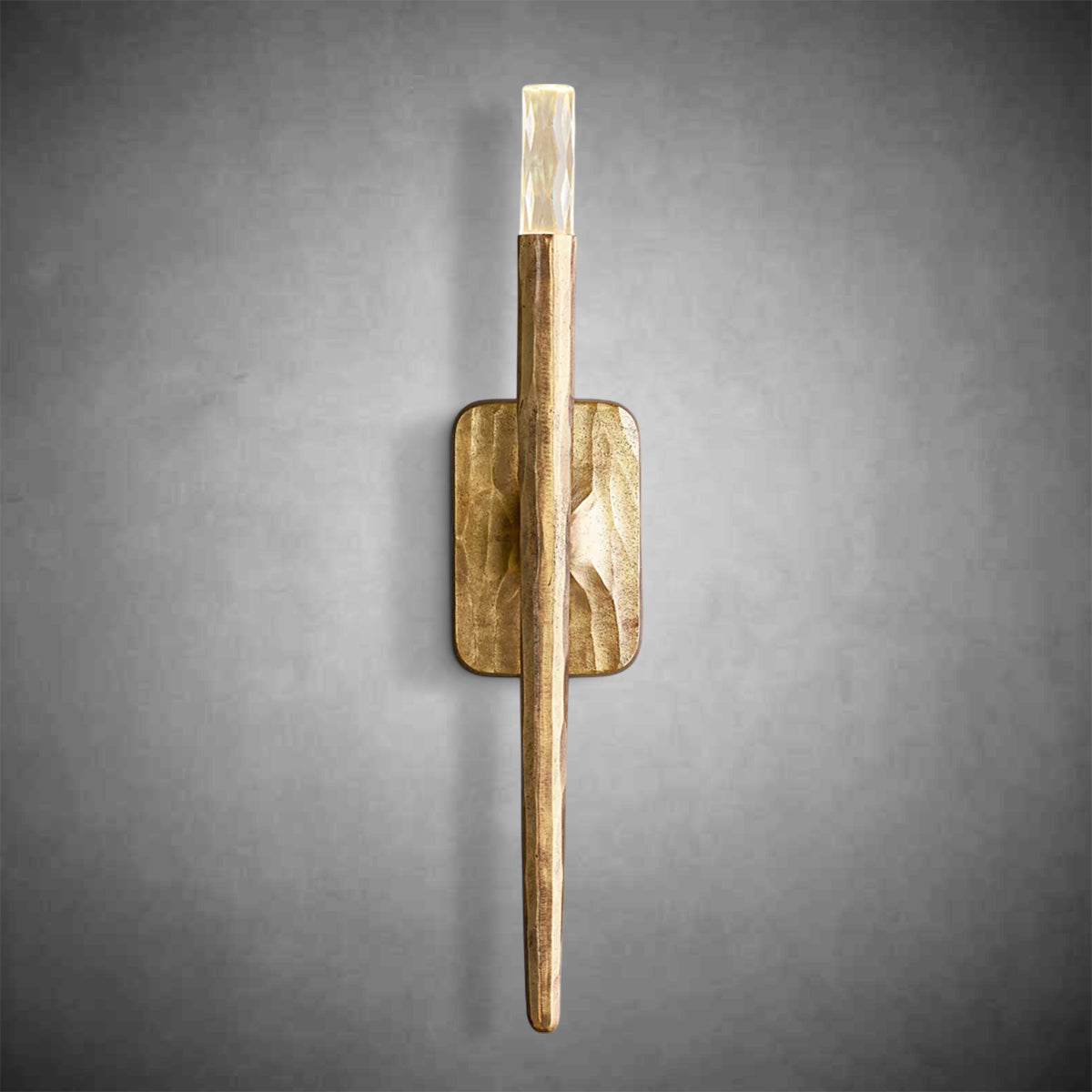 Thadeas Sconce